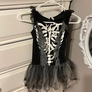 Girls skeleton costume size 6-7